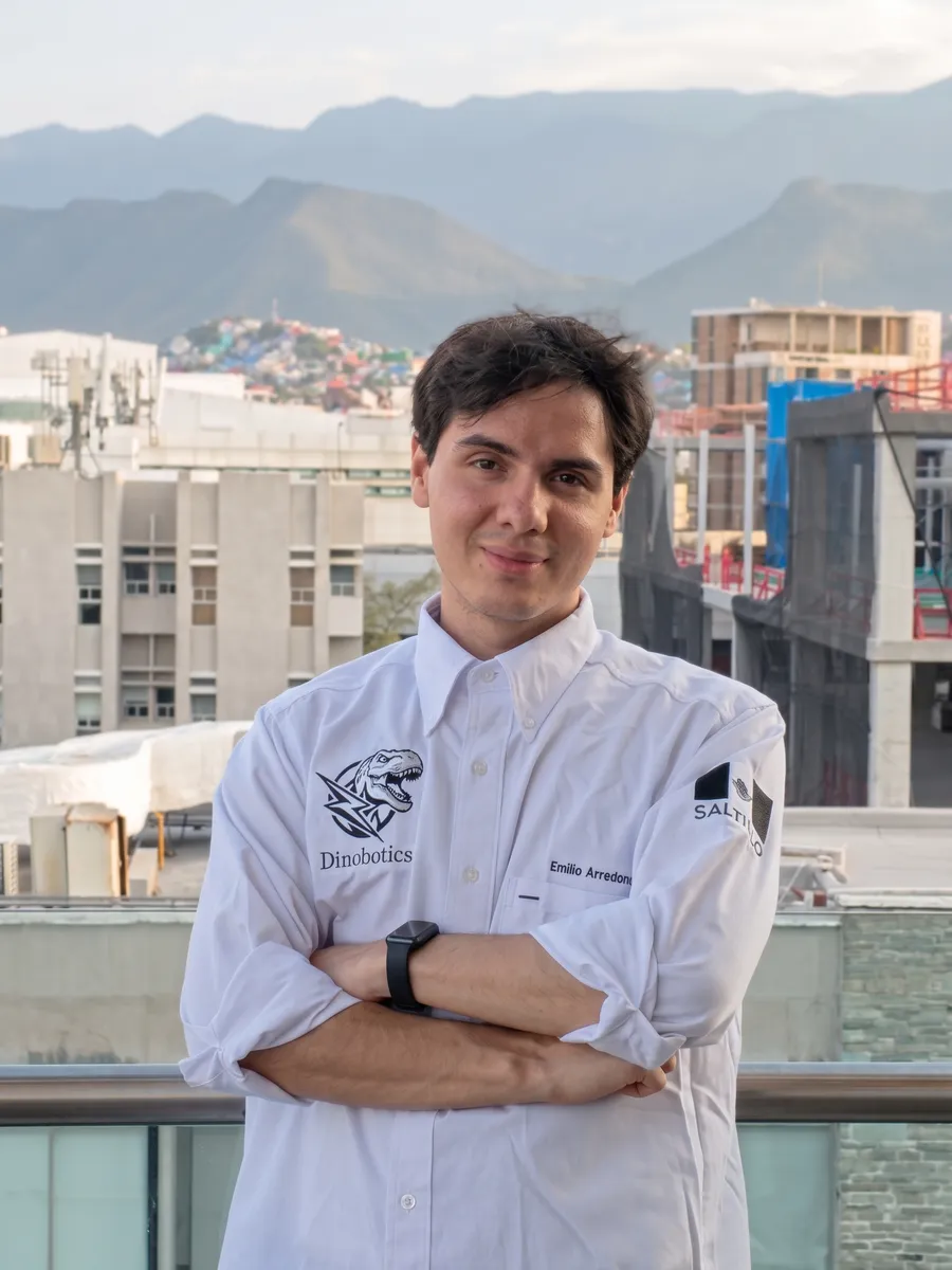 Emilio, integrante de Dinobotics